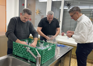 Kiwanis Club Benken Linth Amaretti verpacken